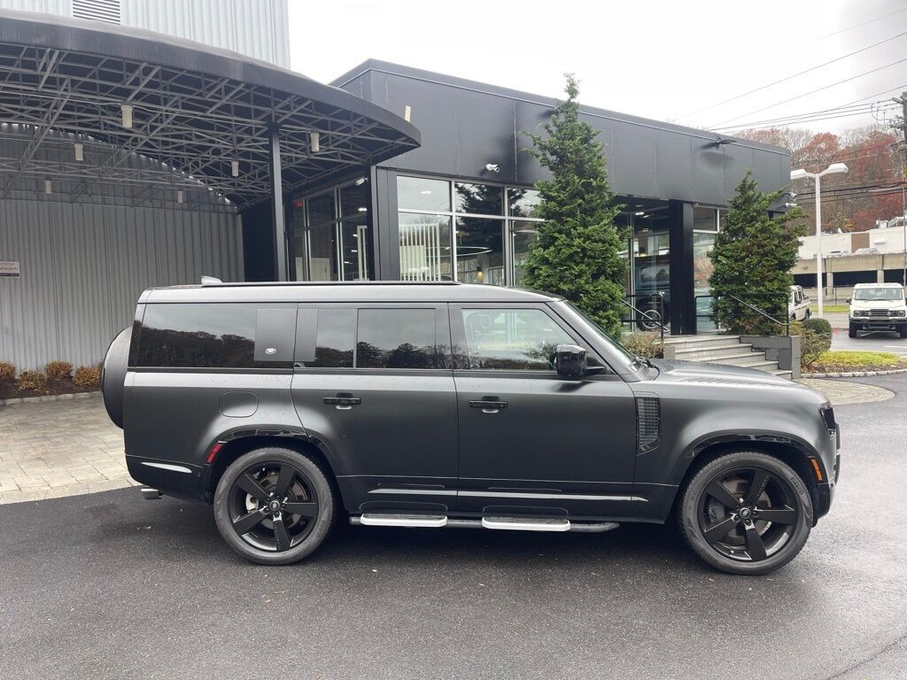 2024 Land Rover Defender 130 X-Dynamic SE Orange MA