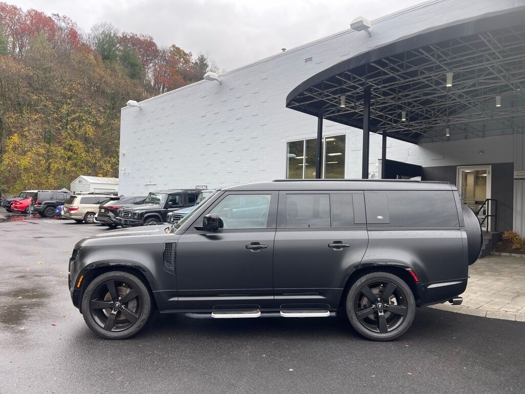 2024 Land Rover Defender 130 X-Dynamic SE Orange MA