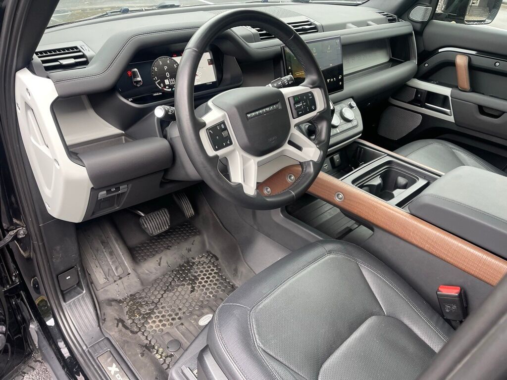 2024 Land Rover Defender 130 X-Dynamic SE Orange MA