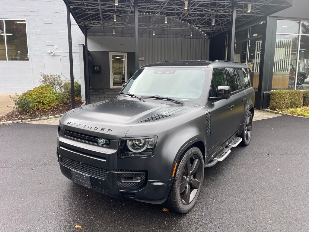 2024 Land Rover Defender 130 X-Dynamic SE