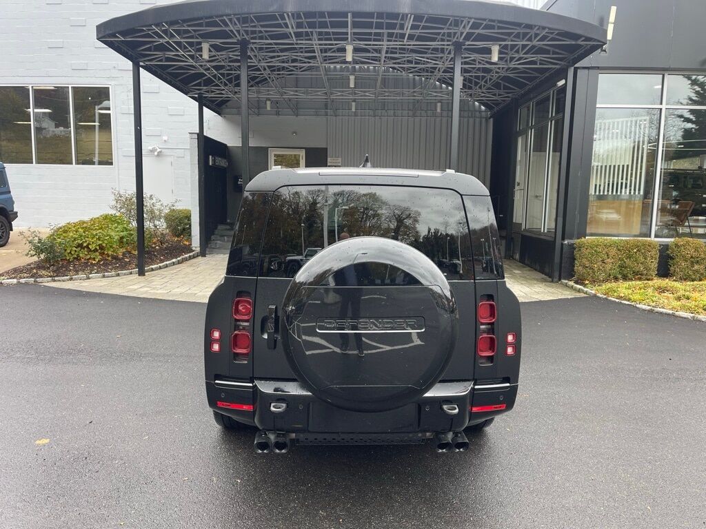 2024 Land Rover Defender 130 X-Dynamic SE Orange MA