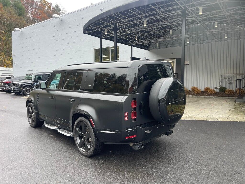 2024 Land Rover Defender 130 X-Dynamic SE Orange MA