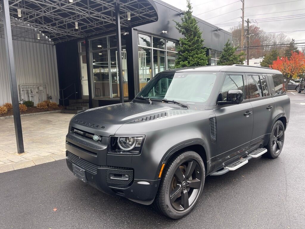 2024 Land Rover Defender 130 X-Dynamic SE