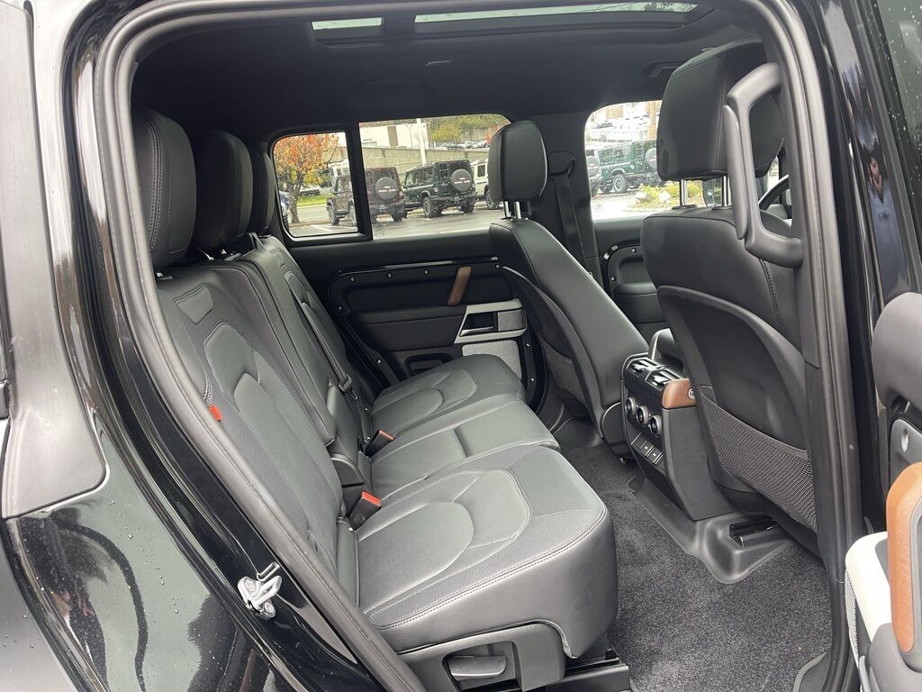 2024 Land Rover Defender 130 X-Dynamic SE Orange MA