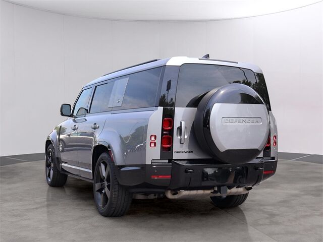 2024 Land Rover Defender 130 X-Dynamic SE Oshkosh WI