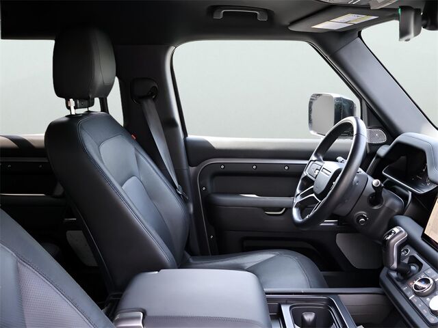 2024 Land Rover Defender 130 X-Dynamic SE Oshkosh WI