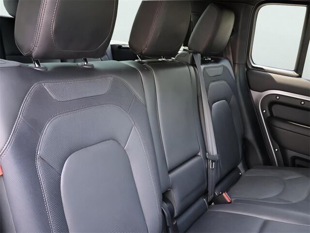 2024 Land Rover Defender 130 X-Dynamic SE Oshkosh WI