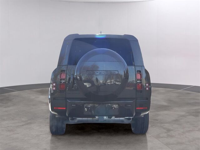 2024 Land Rover Defender 130 X-Dynamic SE Oshkosh WI