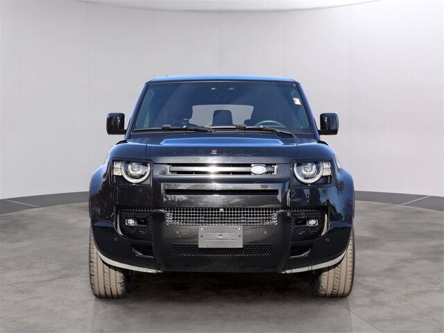 2024 Land Rover Defender 130 X-Dynamic SE Oshkosh WI