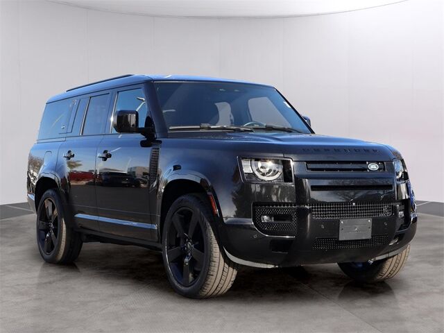 2024 Land Rover Defender 130 X-Dynamic SE Oshkosh WI
