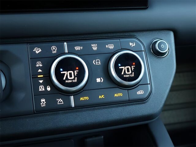 2024 Land Rover Defender 130 X-Dynamic SE Oshkosh WI