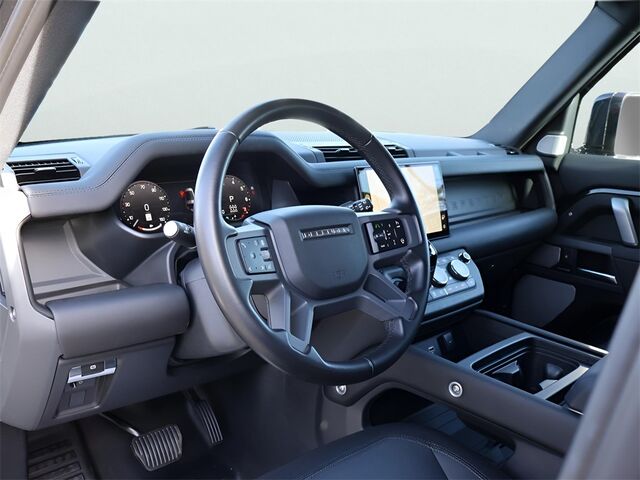 2024 Land Rover Defender 130 X-Dynamic SE Oshkosh WI