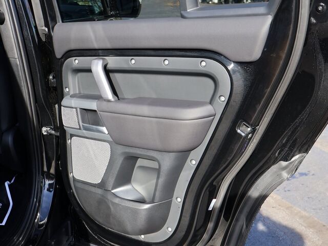 2024 Land Rover Defender 130 X-Dynamic SE Oshkosh WI