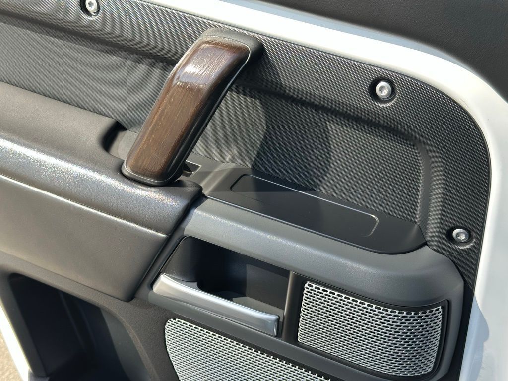 2024 Land Rover Defender 130 X-Dynamic SE Tucson AZ