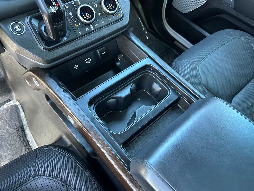 2024 Land Rover Defender 130 X-Dynamic SE Tucson AZ