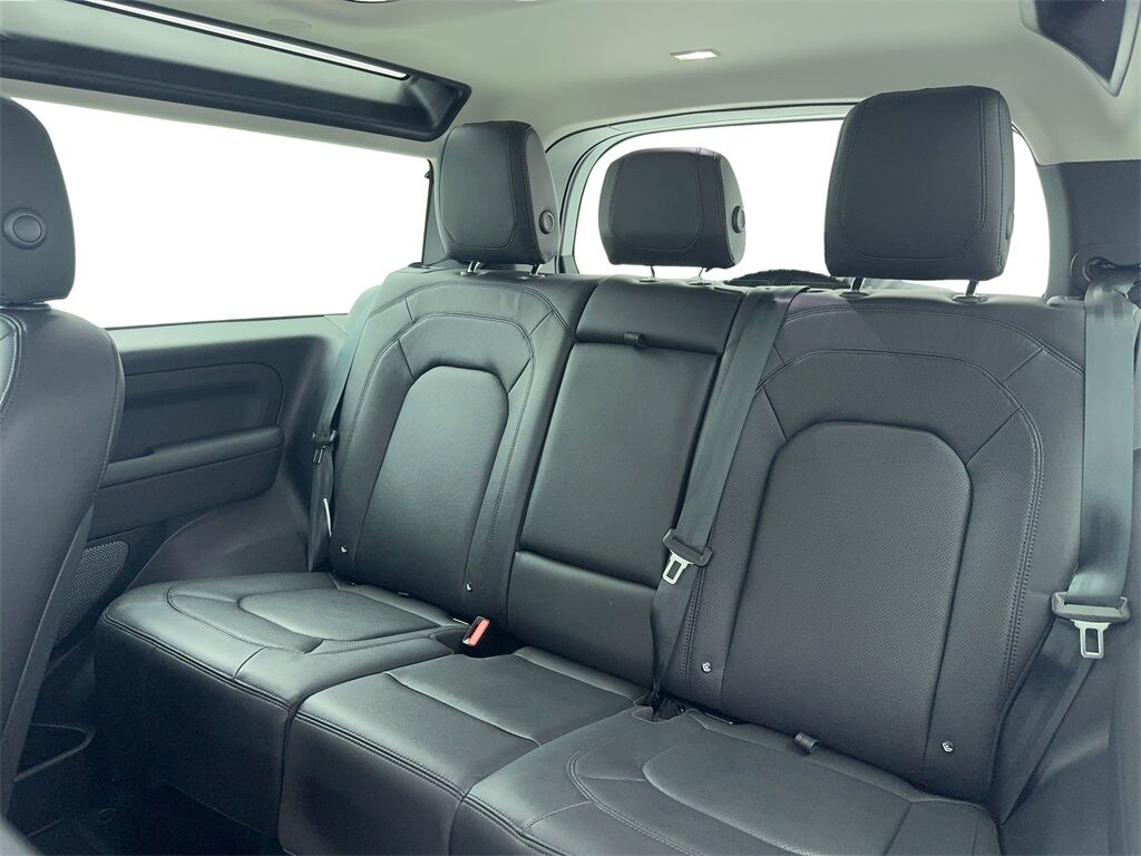 2024 Land Rover Defender 90 S NAV,CAM,PANO,HTD STS,BLIND SPOT,19&quot; WLS Plano TX