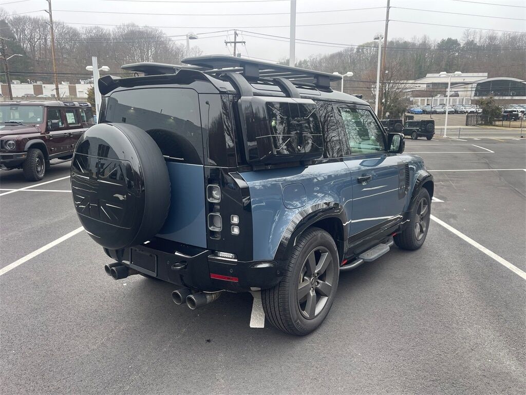 2024 Land Rover Defender 90 X-Dynamic SE Orange MA