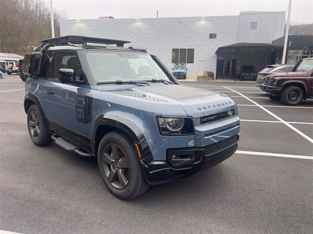 2024 Land Rover Defender 90 X-Dynamic SE Orange MA