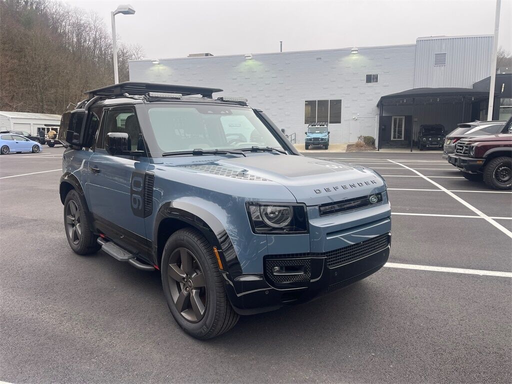 2024 Land Rover Defender 90 X-Dynamic SE Orange MA