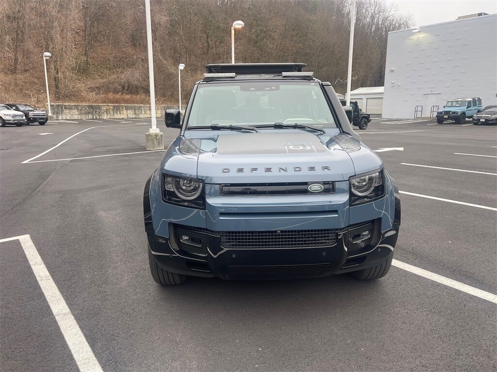 2024 Land Rover Defender 90 X-Dynamic SE Orange MA