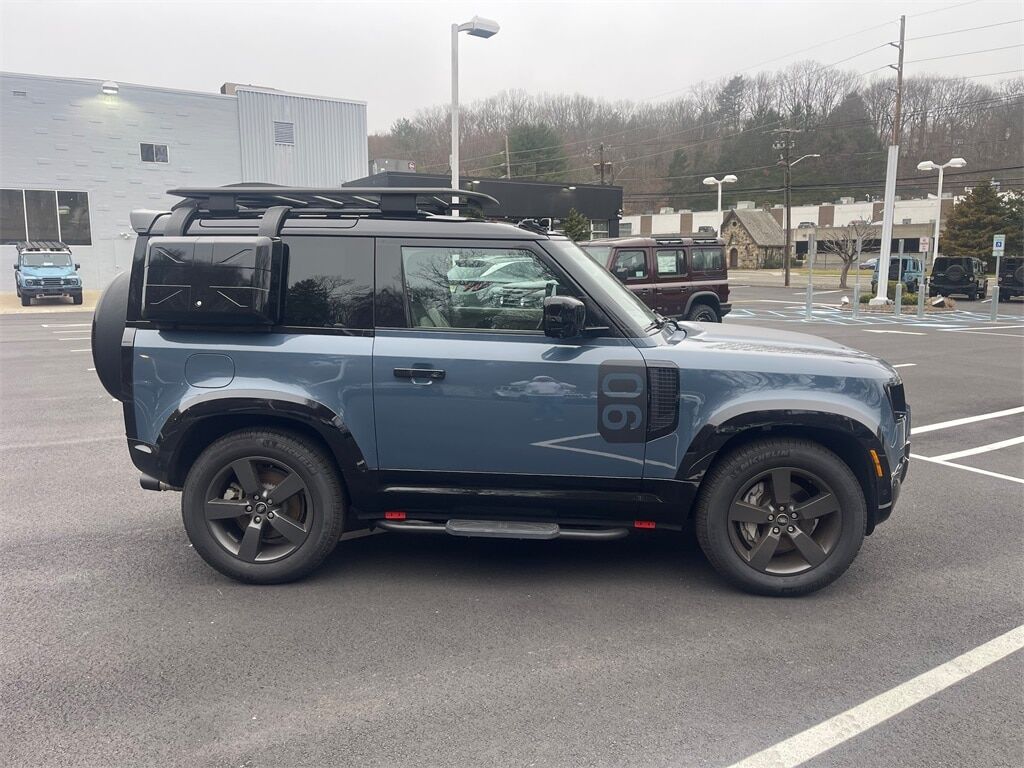 2024 Land Rover Defender 90 X-Dynamic SE Orange MA