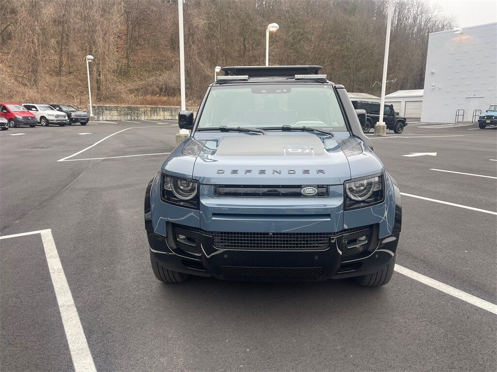 2024 Land Rover Defender 90 X-Dynamic SE Orange MA