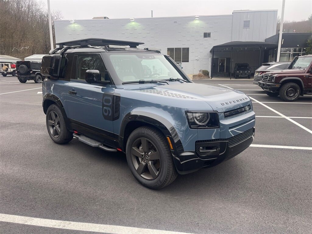 2024 Land Rover Defender 90 X-Dynamic SE Orange MA