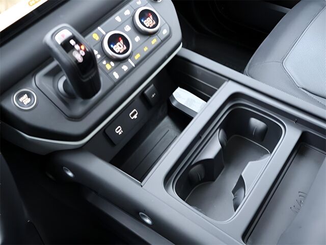2024 Land Rover Defender 90 X-Dynamic SE Oshkosh WI