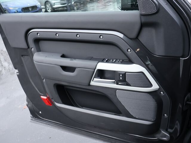 2024 Land Rover Defender 90 X-Dynamic SE Oshkosh WI