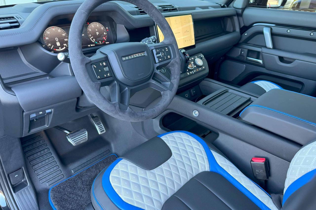 2024 Land Rover Defender V8 Chesterfield MO