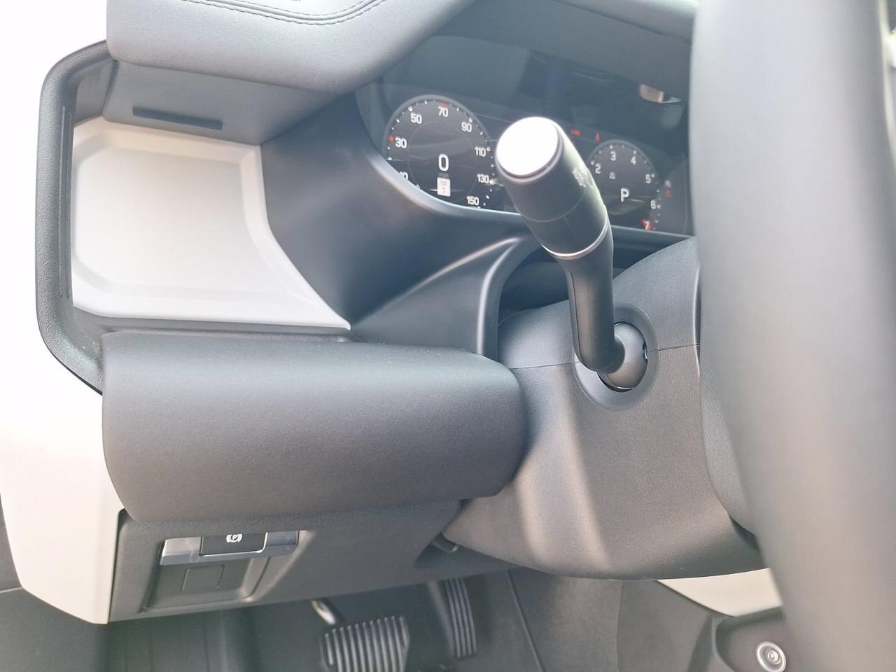 2024 Land Rover Defender X-Dynamic SE Hurst TX