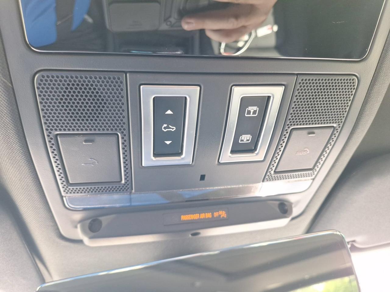 2024 Land Rover Defender X-Dynamic SE Hurst TX
