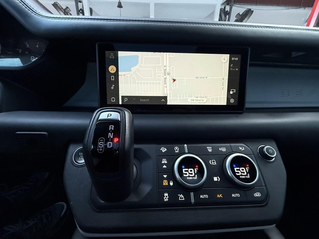 2024 Land Rover Defender X-Dynamic SE Hollywood FL