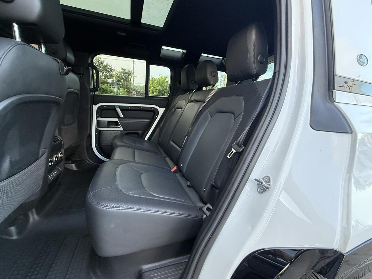 2024 Land Rover Defender X-Dynamic SE Hollywood FL