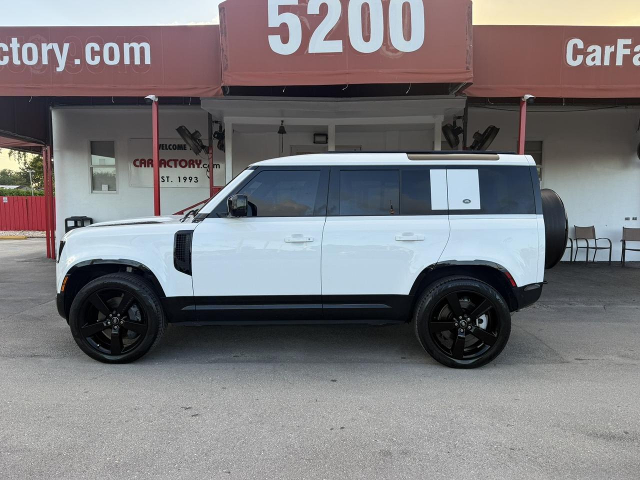 2024 Land Rover Defender X-Dynamic SE Hollywood FL