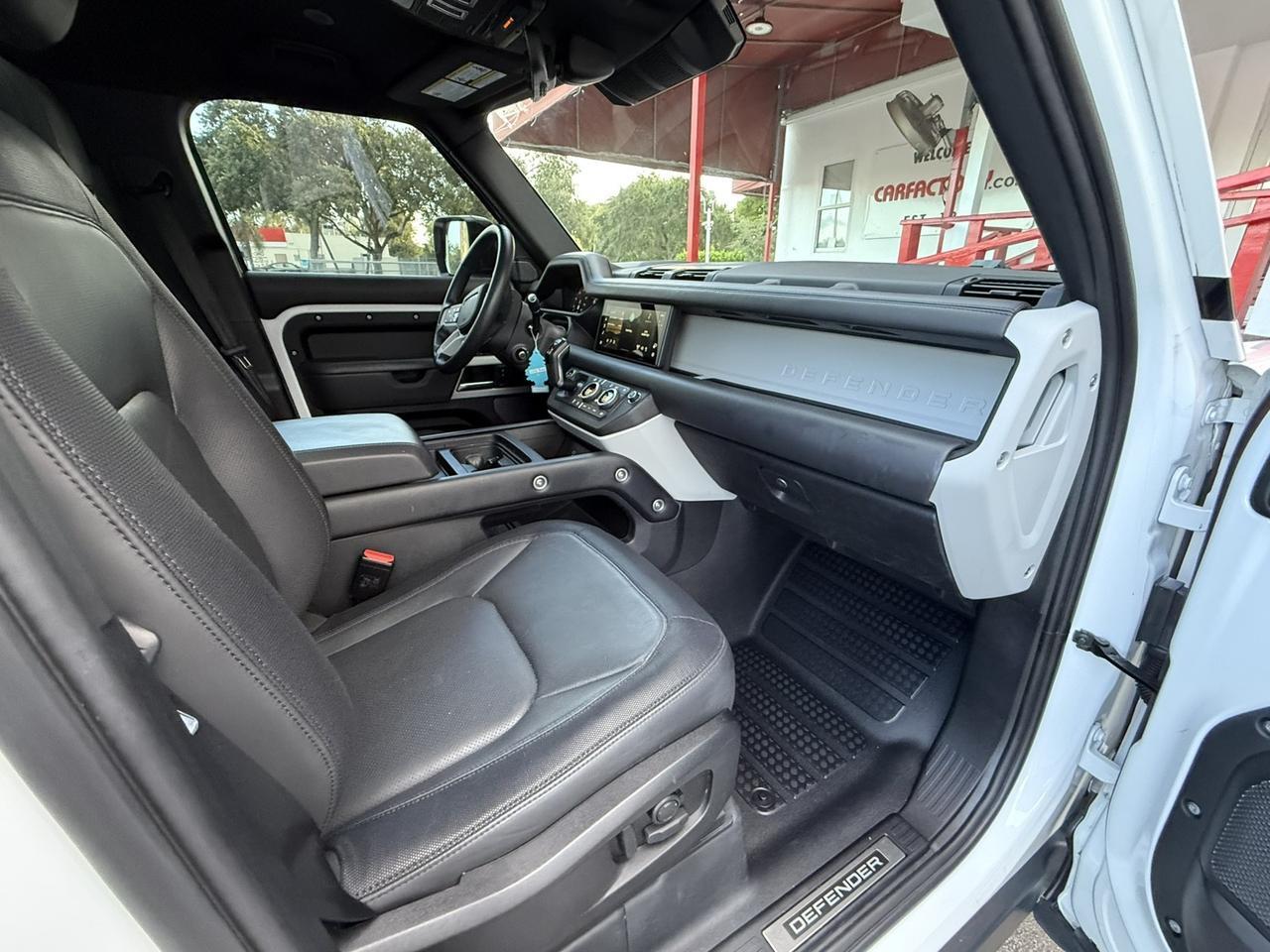 2024 Land Rover Defender X-Dynamic SE Hollywood FL