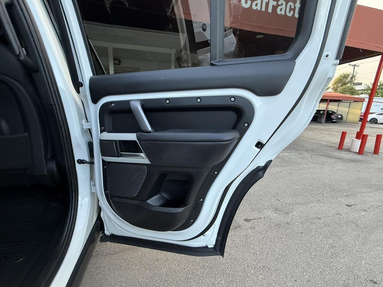 2024 Land Rover Defender X-Dynamic SE Hollywood FL