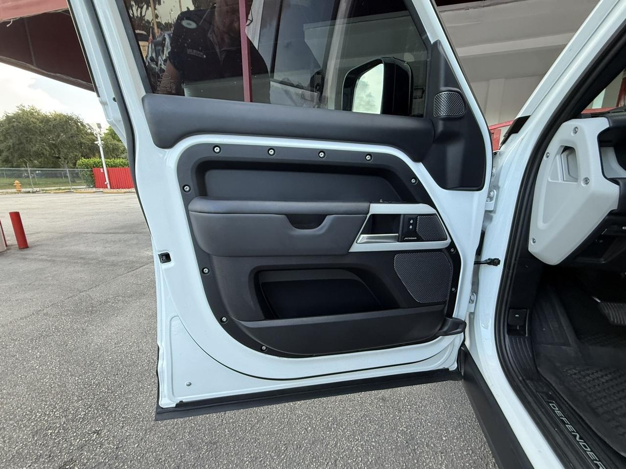 2024 Land Rover Defender X-Dynamic SE Hollywood FL