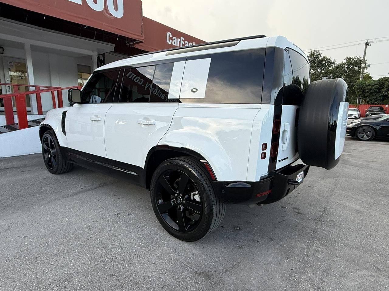 2024 Land Rover Defender X-Dynamic SE Hollywood FL