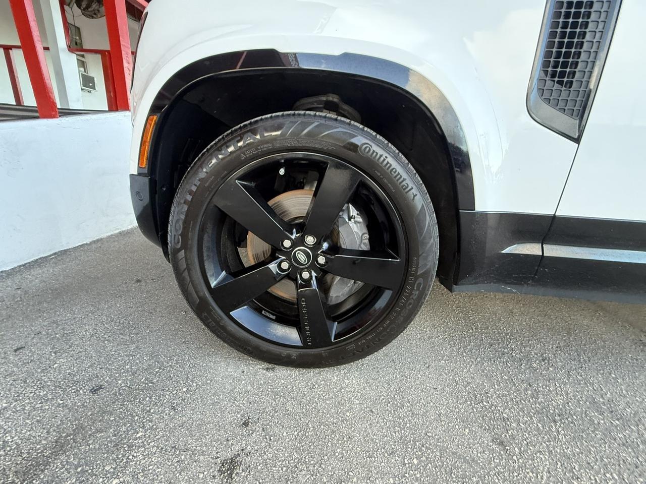 2024 Land Rover Defender X-Dynamic SE Hollywood FL