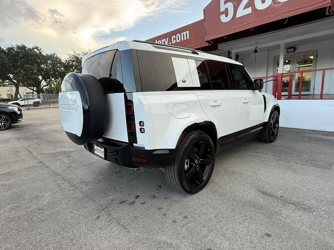 2024 Land Rover Defender X-Dynamic SE Hollywood FL