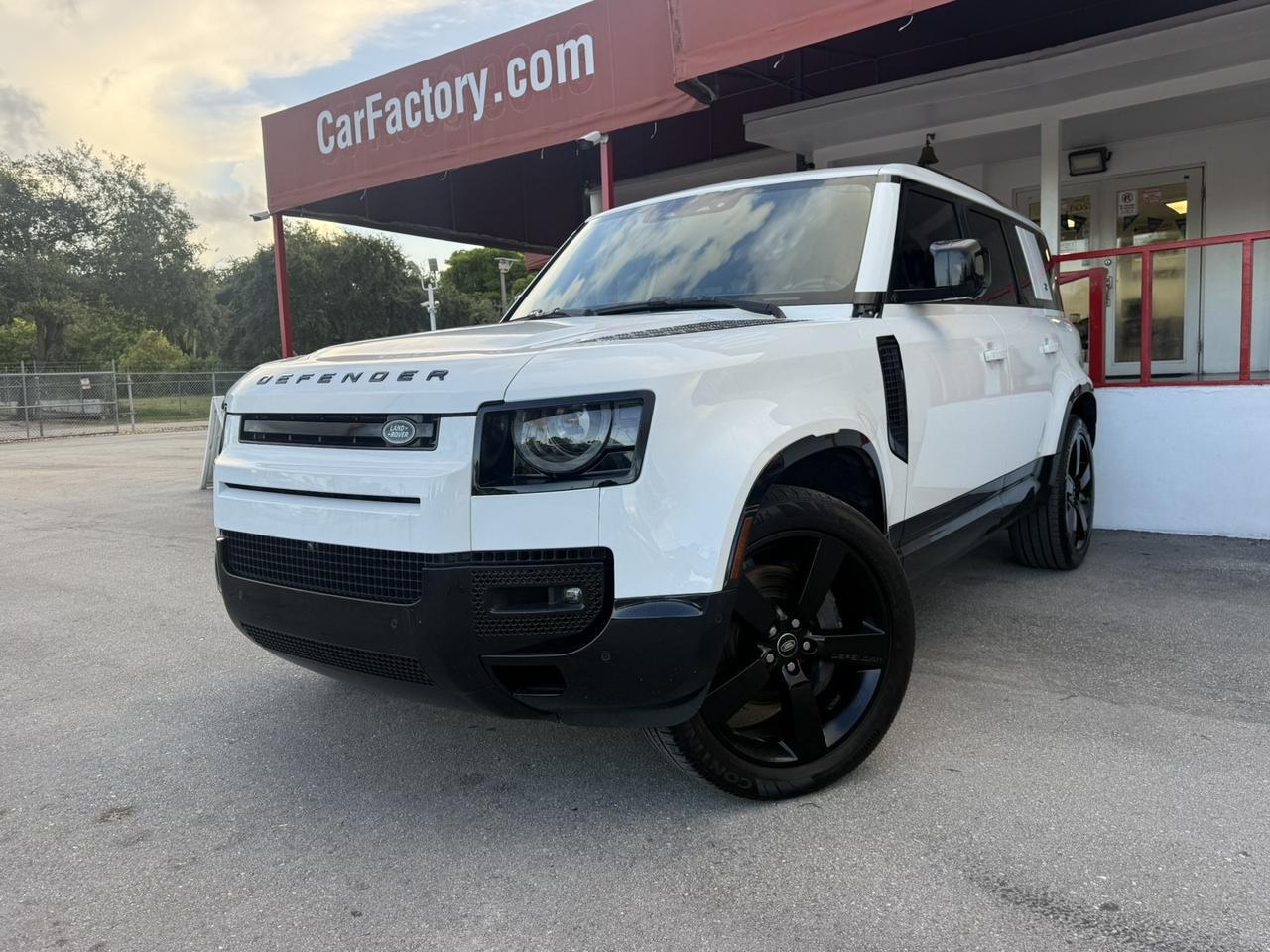 2024 Land Rover Defender X-Dynamic SE