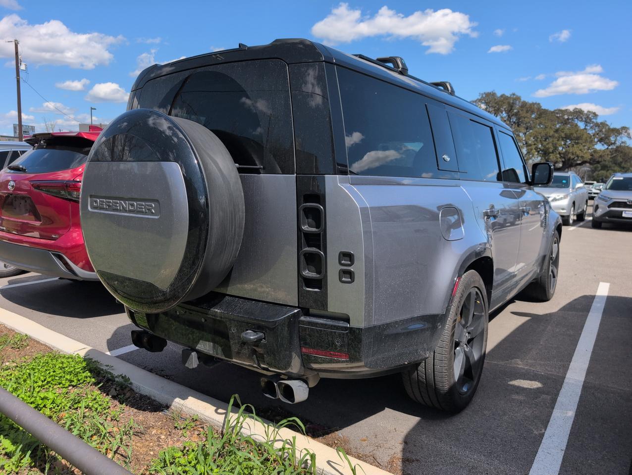 2024 Land Rover Defender X-Dynamic SE