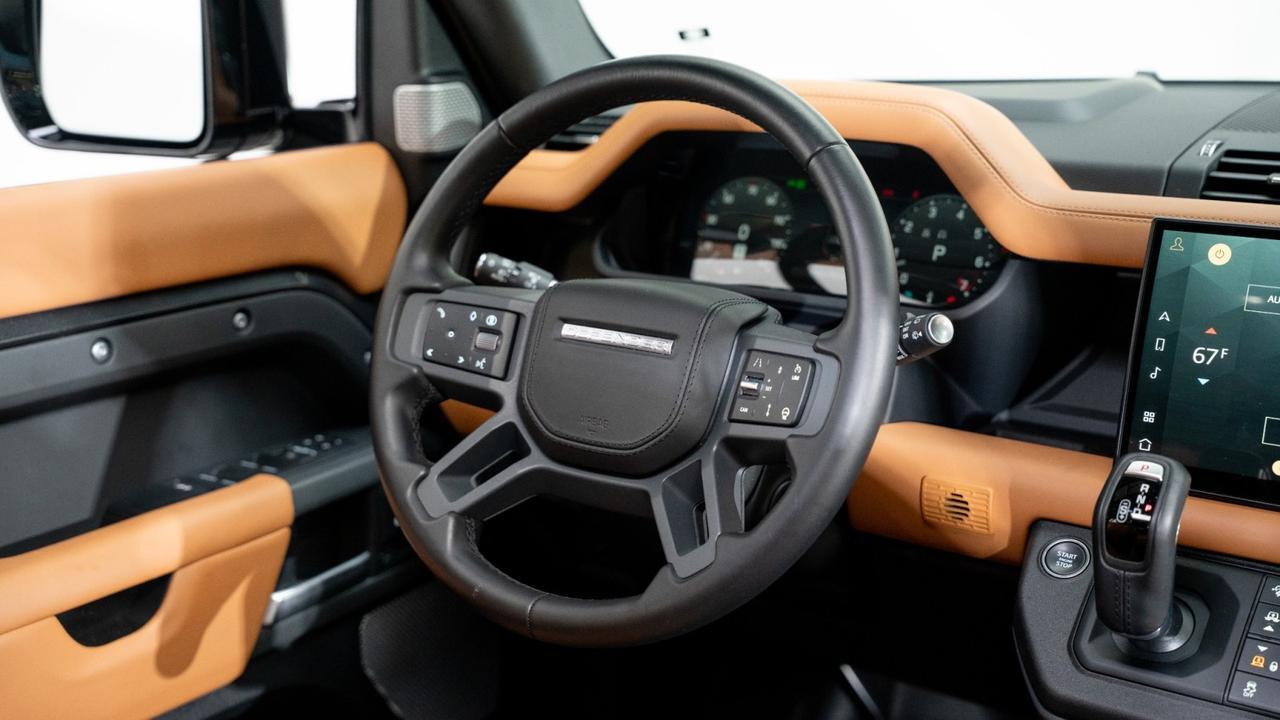 2024 Land Rover Defender X P400 w/URBAN FULL WIDETRACK KIT Franklin TN