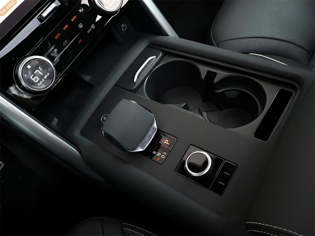 2024 Land Rover Discovery Dynamic SE San Clemente CA