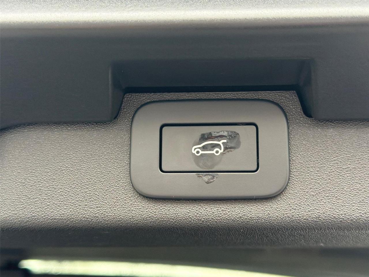 2024 Land Rover Discovery Dynamic SE Hagerstown MD