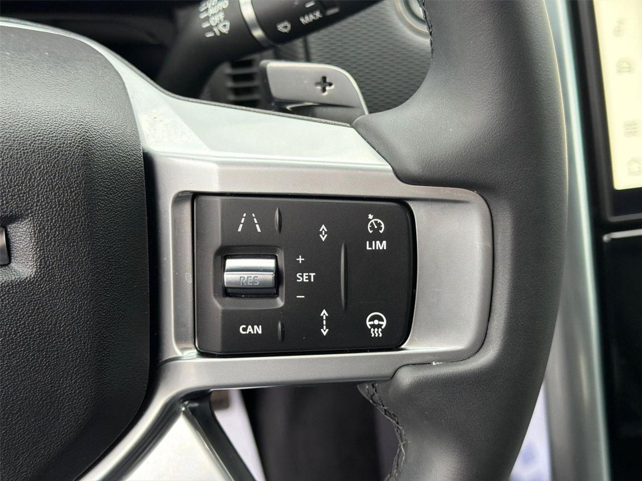 2024 Land Rover Discovery Dynamic SE Hagerstown MD