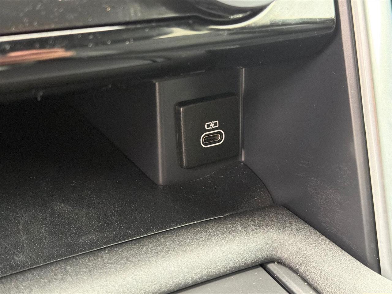 2024 Land Rover Discovery Dynamic SE Hagerstown MD