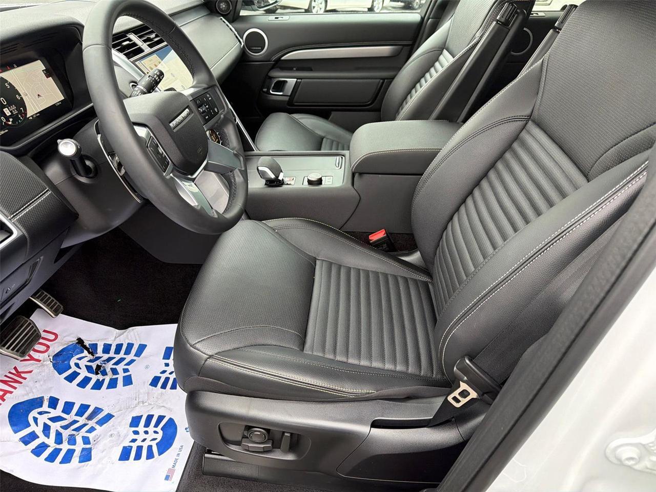 2024 Land Rover Discovery Dynamic SE Hagerstown MD