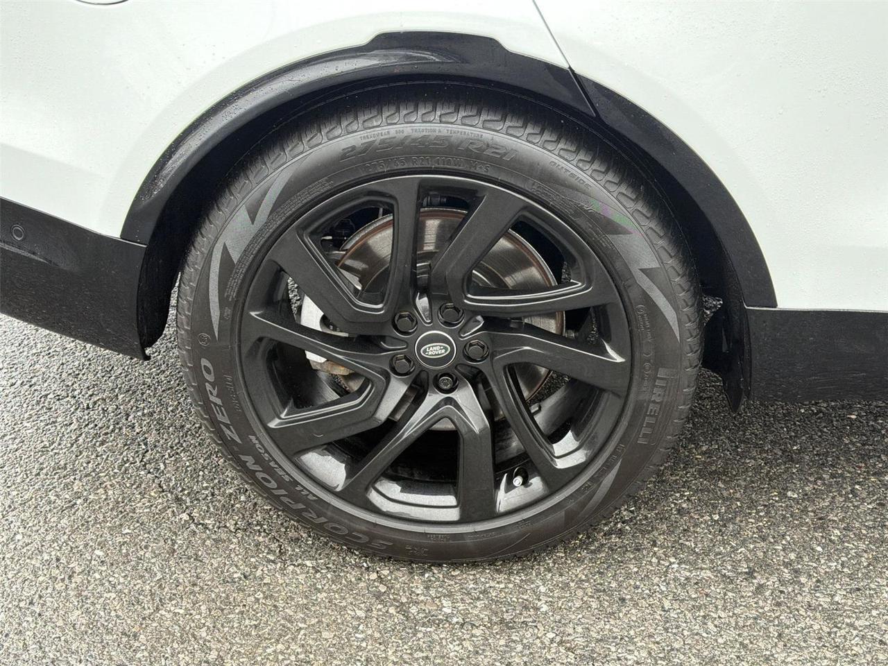 2024 Land Rover Discovery Dynamic SE Hagerstown MD